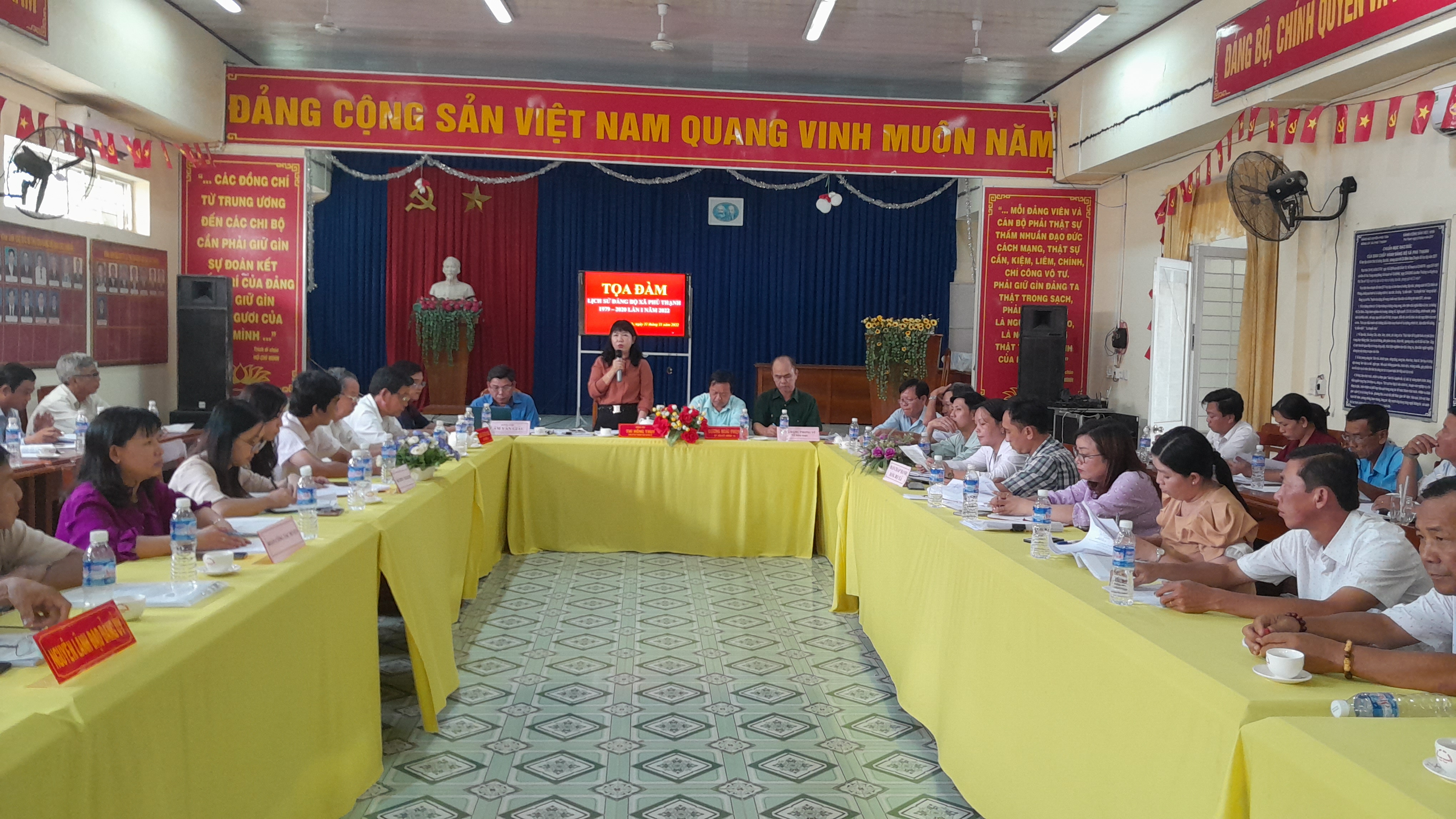 2022/11/13/Phó Bí thư Thường trực Huyện ủy Phú Tân Thi Hồng Thúy phát biểu chỉ đạo.jpg